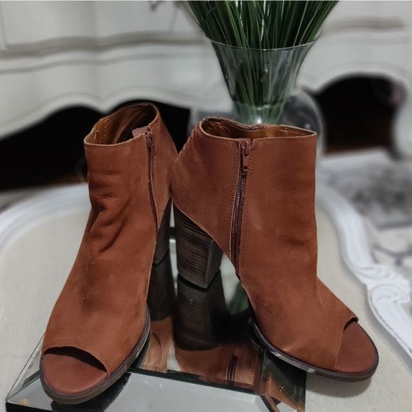 Lucky Brand Brown Ankle Booties - Picture 15 of 16